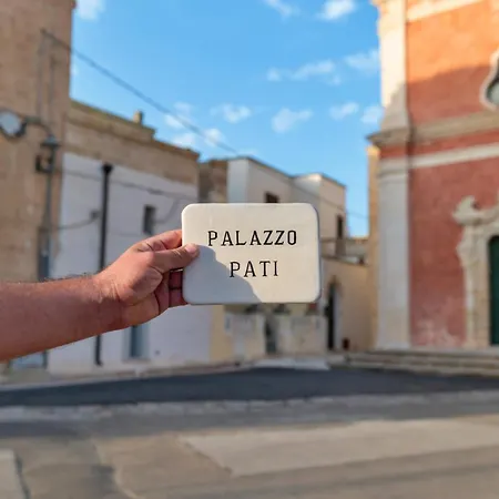 Palazzo Pati Penzion Tiggiano