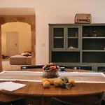 Konukevi Palazzo Pati 4*