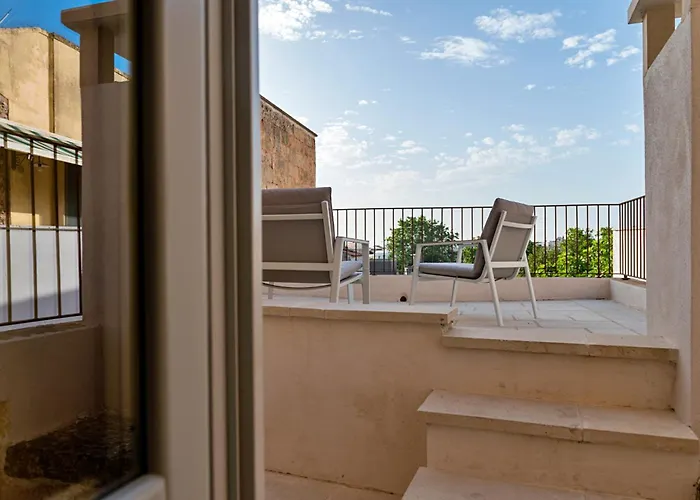 Konukevi Palazzo Pati 4*