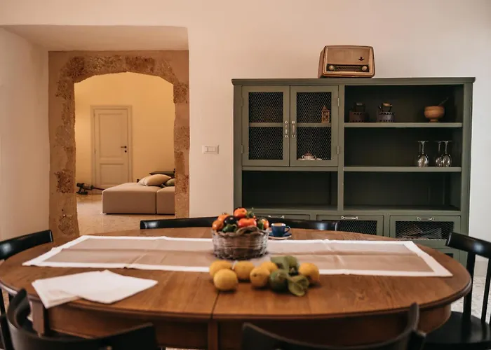 Konukevi Palazzo Pati 4*